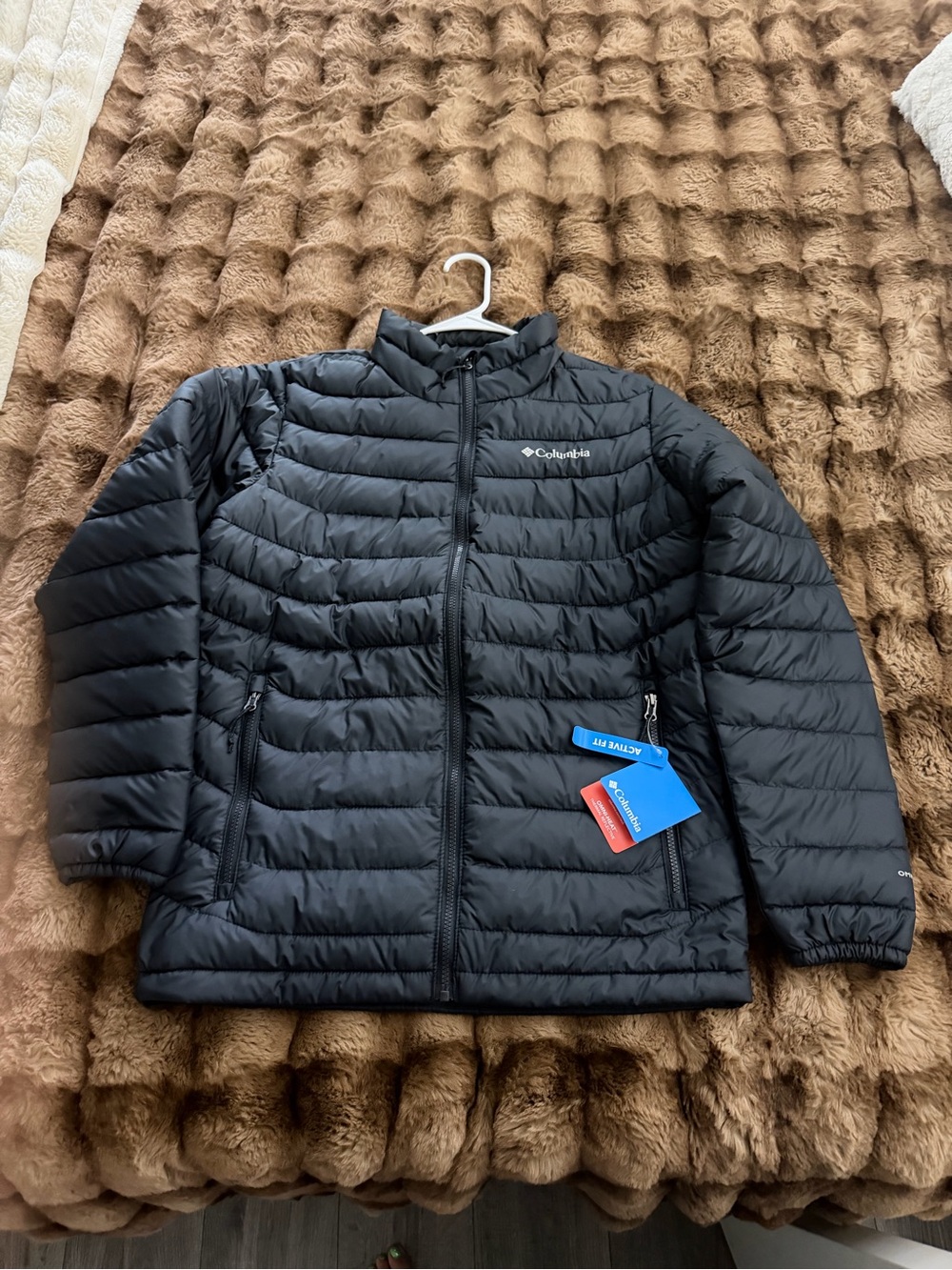 Columbia men’s  Black Packable Puffy Jacket